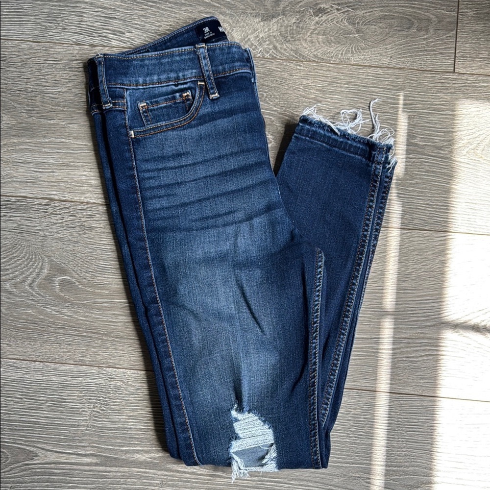 Hollister Distressed Blue Jeans 3R